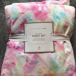 Pottery Barn “Tie Dye” Twin xl/Twin Sheet Set
